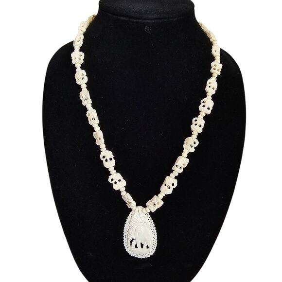 Mid century 60s boho carved faux ivory elephant necklace - Picture 1 of 4